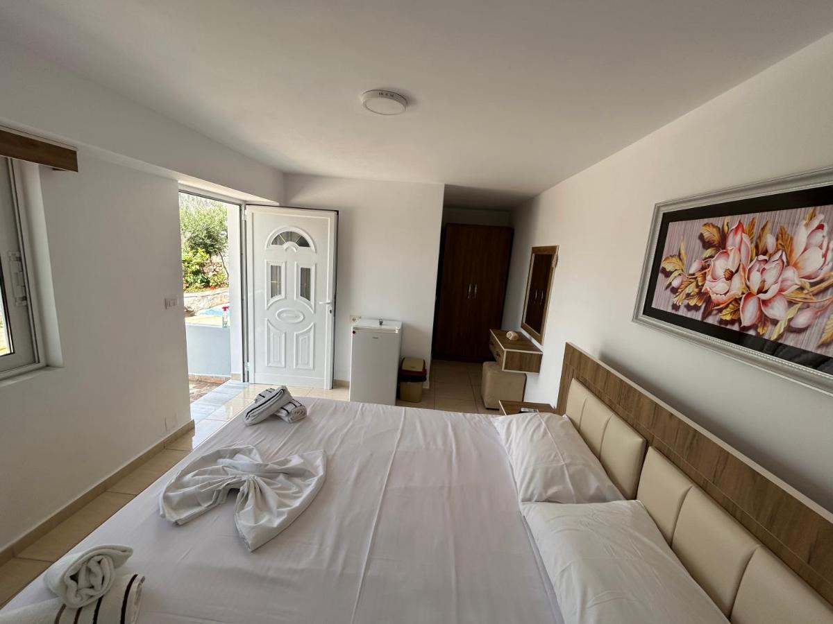 Eri Rooms Sarandë Buitenkant foto